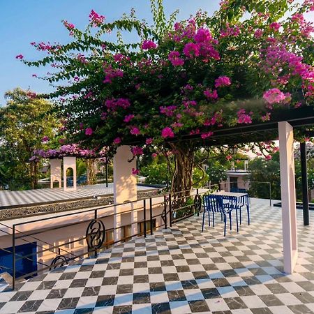 Отель The Sea-Cret Garden Хуа Хин Экстерьер фото